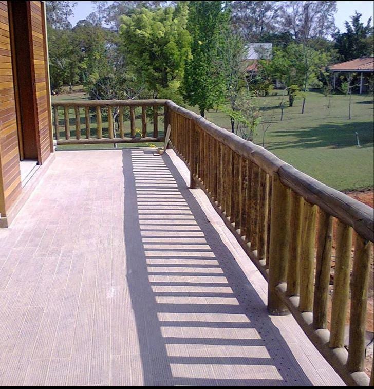 Deck e guarda-corpo de eucalipto tratado Bastos